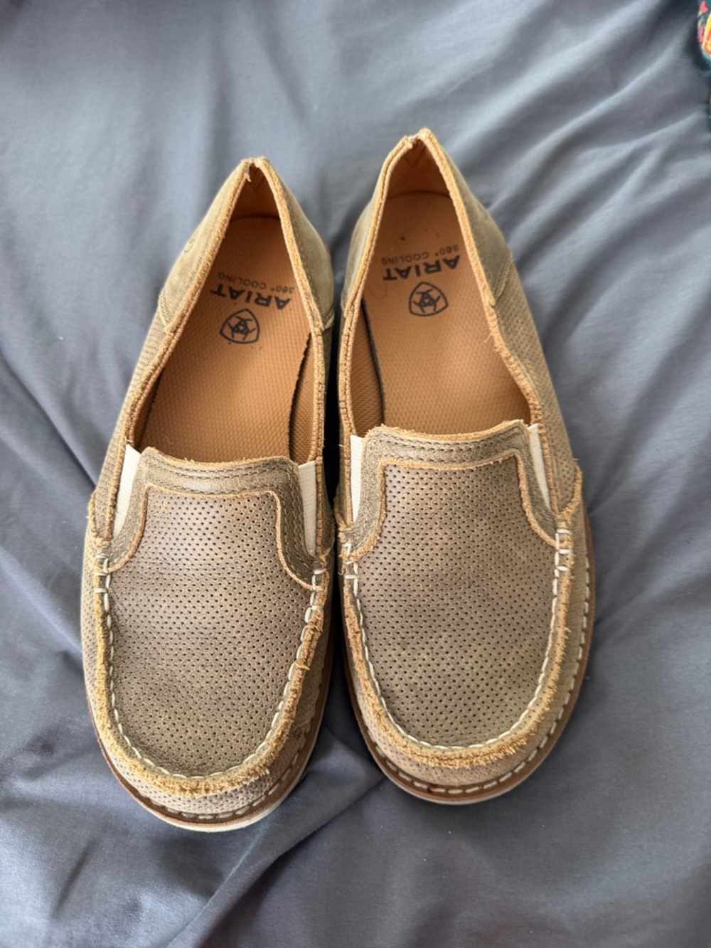 Ariat women’s size 7 Tan Perforated Slip-On Loafers